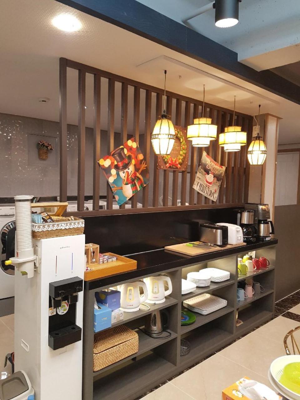 J-Honor Guesthouse Сеул Экстерьер фото