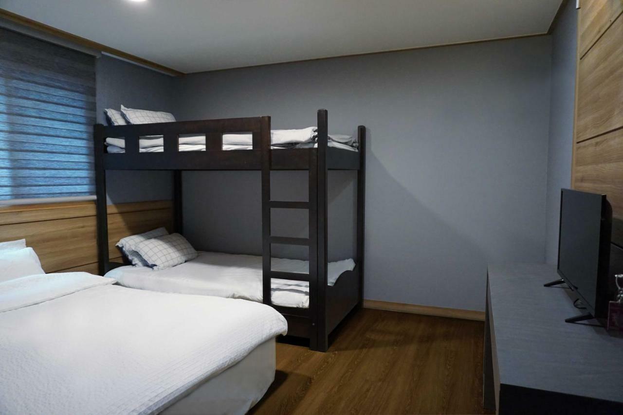 J-Honor Guesthouse Сеул Экстерьер фото