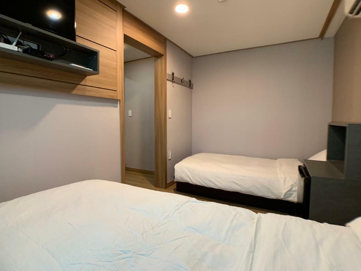 J-Honor Guesthouse Сеул Экстерьер фото