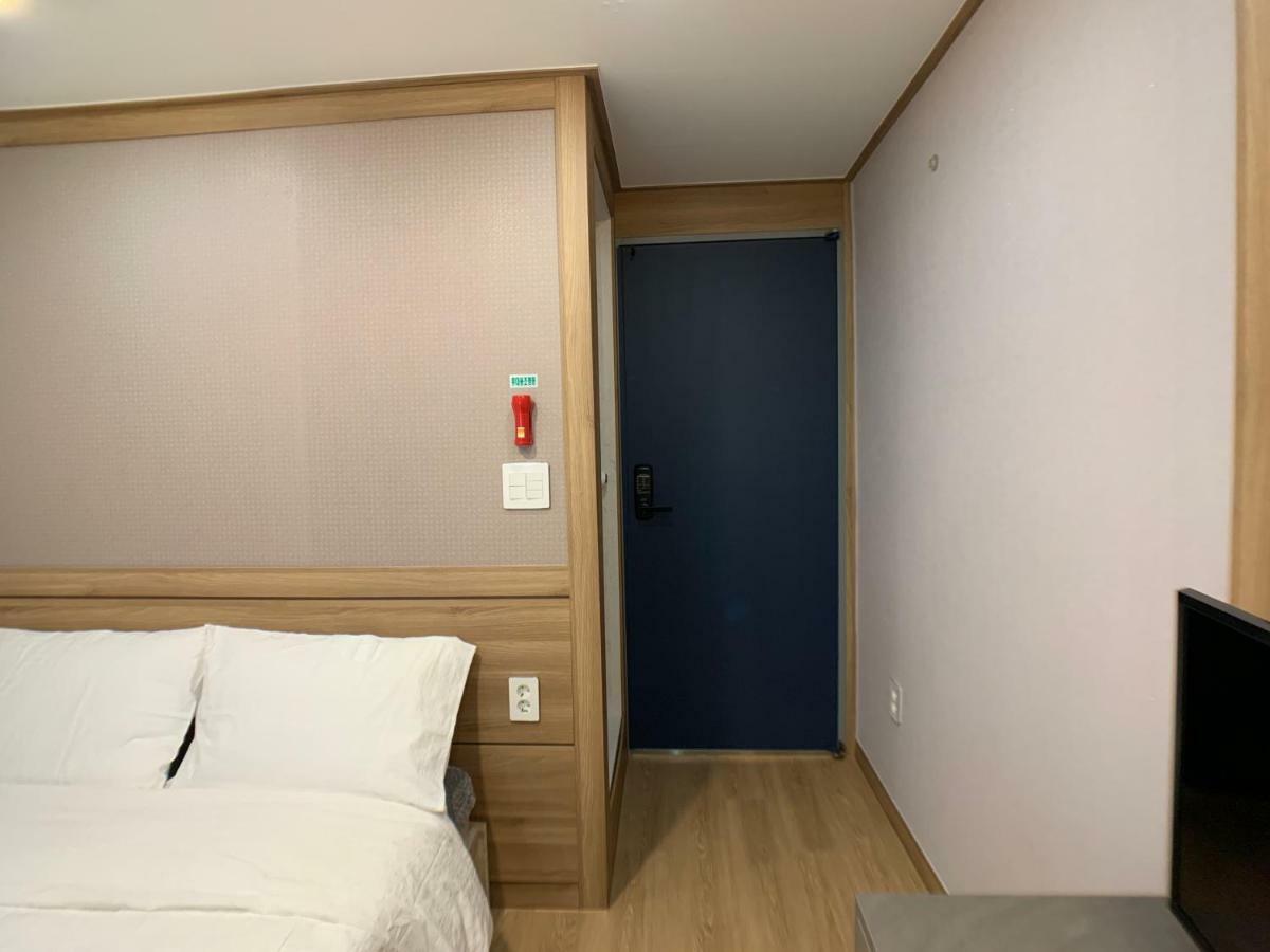 J-Honor Guesthouse Сеул Экстерьер фото